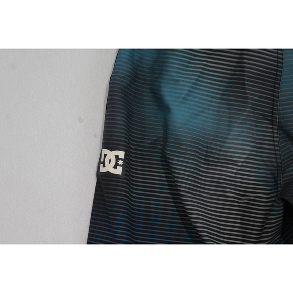 DC Men Blue Black Board Shorts Swim Trunk Sie 32 - Picture 9 of 10